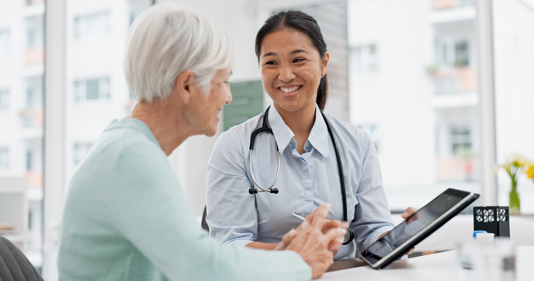 medical-doctor-talking-to-patient