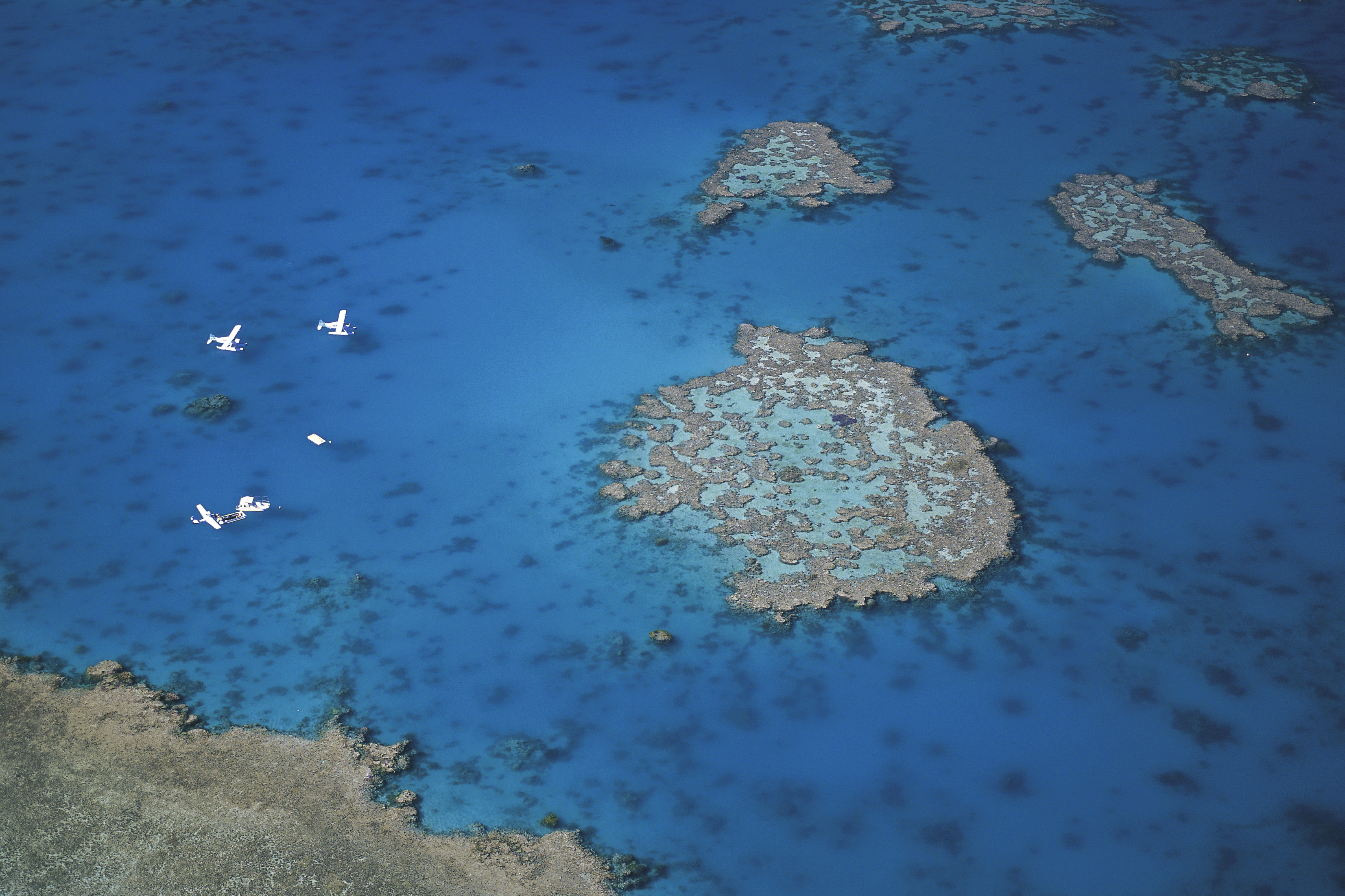 Aerial view image of the Great Barrier Reef